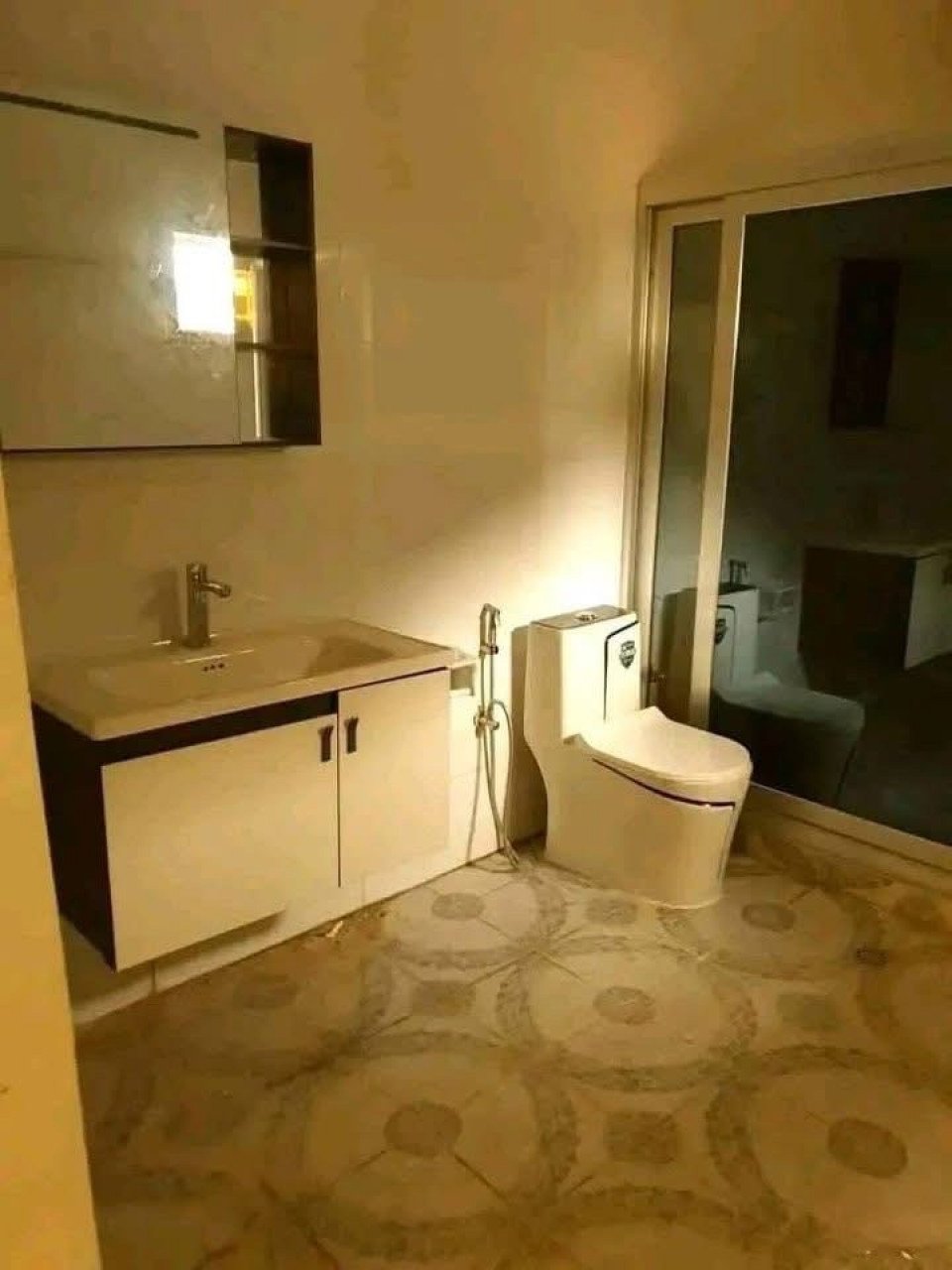Un magnifique Duplex + Annexe à VENDRE à Lambandji, Maisons, Conakry