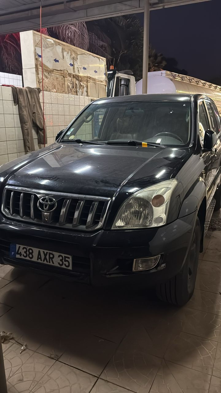 TOYOTA LAND CRUISER, Voitures, Conakry