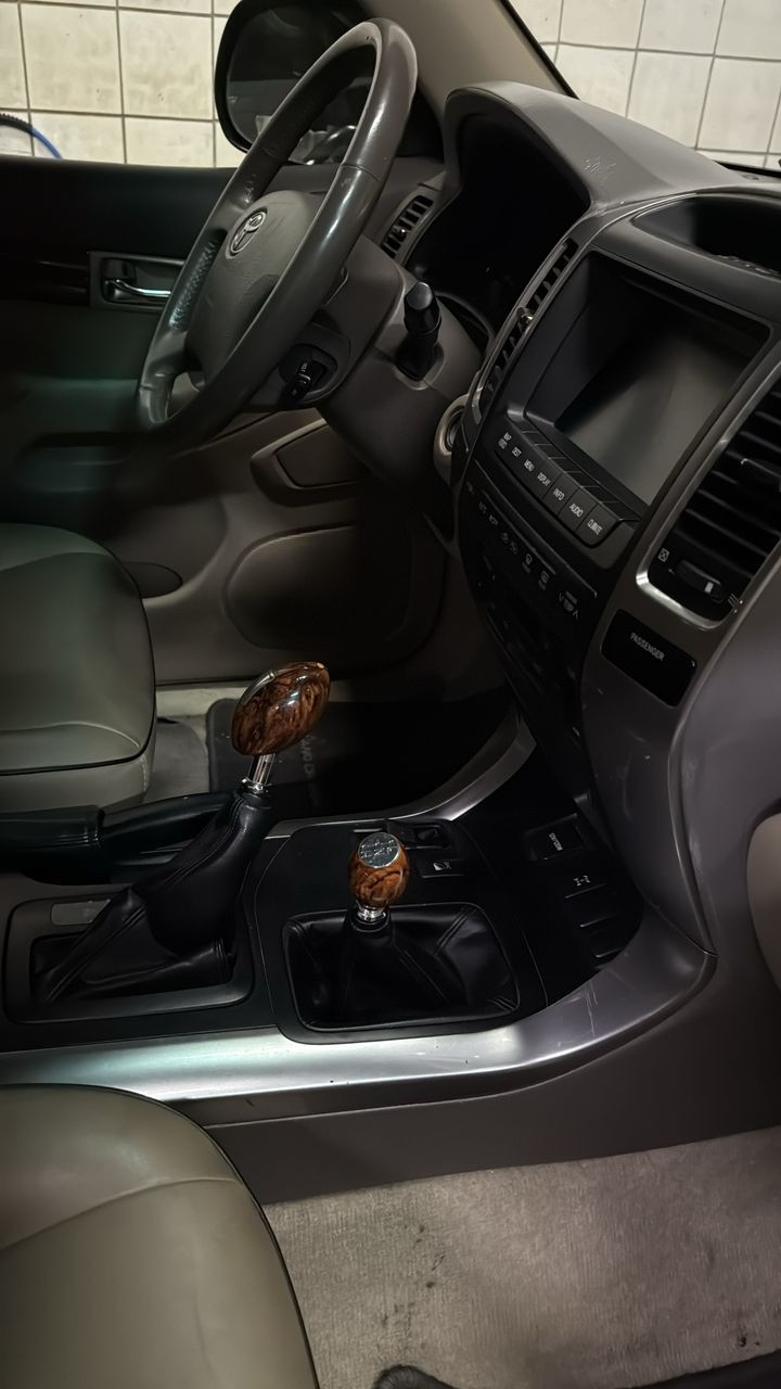 TOYOTA LAND CRUISER, Voitures, Conakry