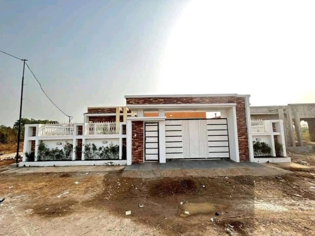 Vente d’une villa de haut standing à Coyah doumbouyah, Maisons, Conakry