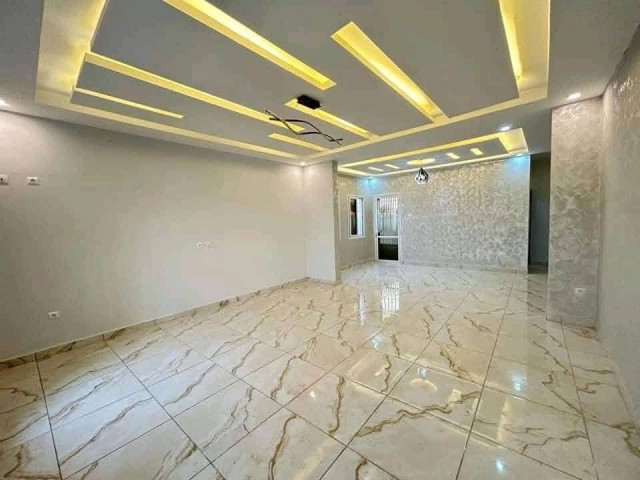 Vente d’une villa de haut standing à Coyah doumbouyah, Maisons, Conakry
