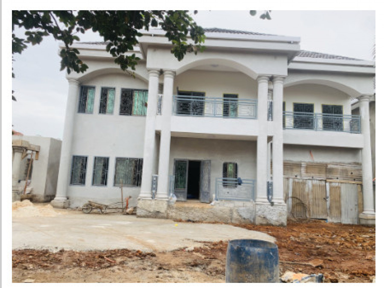 𝗗𝘂𝗽𝗹𝗲𝘅 𝗱𝗲 𝗵𝗮𝘂𝘁 𝘀𝘁𝗮𝗻𝗱𝗶𝗻𝗴 à #𝘃𝗲𝗻𝗱𝗿𝗲 à #𝗞𝗼𝗯𝗮𝘆𝗮𝗵, Maisons, Conakry