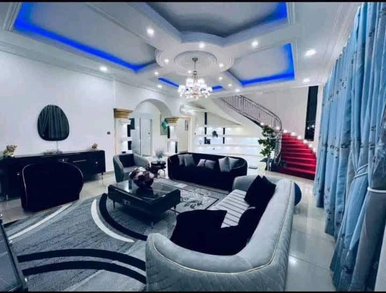 𝘃𝗲𝗻𝘁𝗲 𝗱’𝘂𝗻 #𝗱𝘂𝗽𝗹𝗲𝘅 𝗮𝘃𝗲𝗰 𝗹𝗲𝘀 𝗺𝗲𝘂𝗯𝗹𝗲𝘀 A Lambanyi, Maisons, Conakry