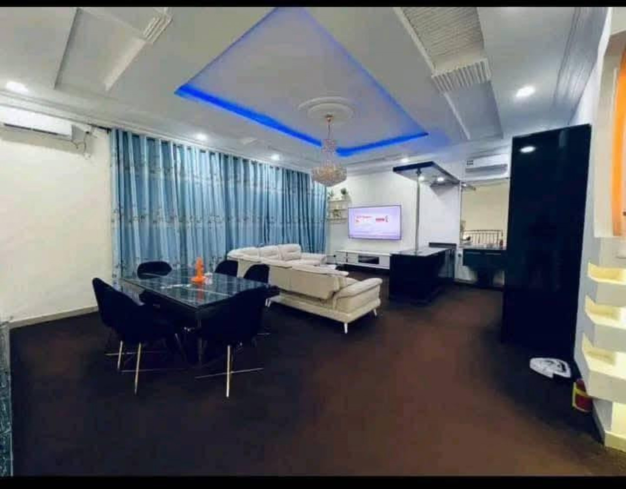 𝘃𝗲𝗻𝘁𝗲 𝗱’𝘂𝗻 #𝗱𝘂𝗽𝗹𝗲𝘅 𝗮𝘃𝗲𝗰 𝗹𝗲𝘀 𝗺𝗲𝘂𝗯𝗹𝗲𝘀 A Lambanyi, Maisons, Conakry