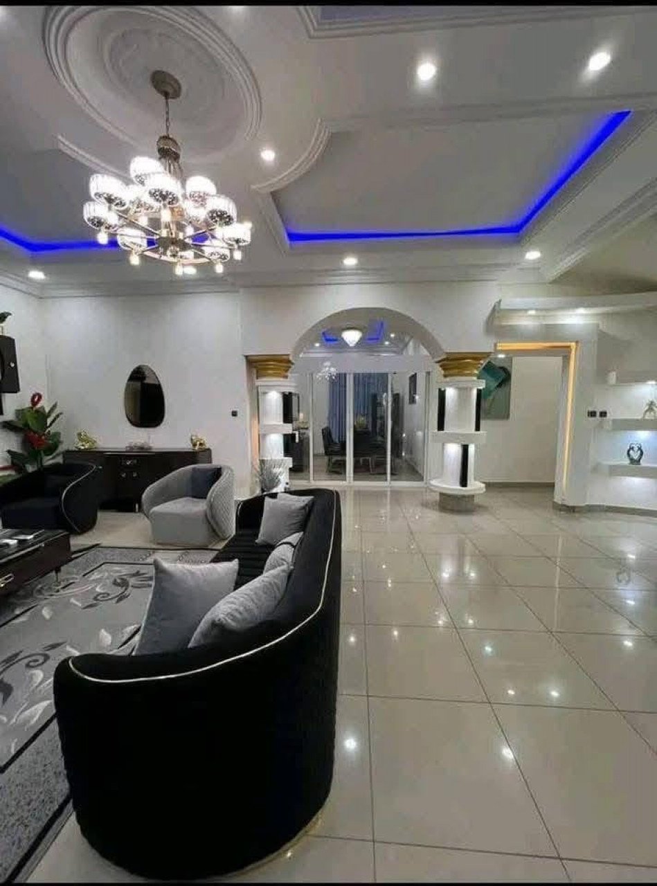 𝘃𝗲𝗻𝘁𝗲 𝗱’𝘂𝗻 #𝗱𝘂𝗽𝗹𝗲𝘅 𝗮𝘃𝗲𝗰 𝗹𝗲𝘀 𝗺𝗲𝘂𝗯𝗹𝗲𝘀 A Lambanyi, Maisons, Conakry