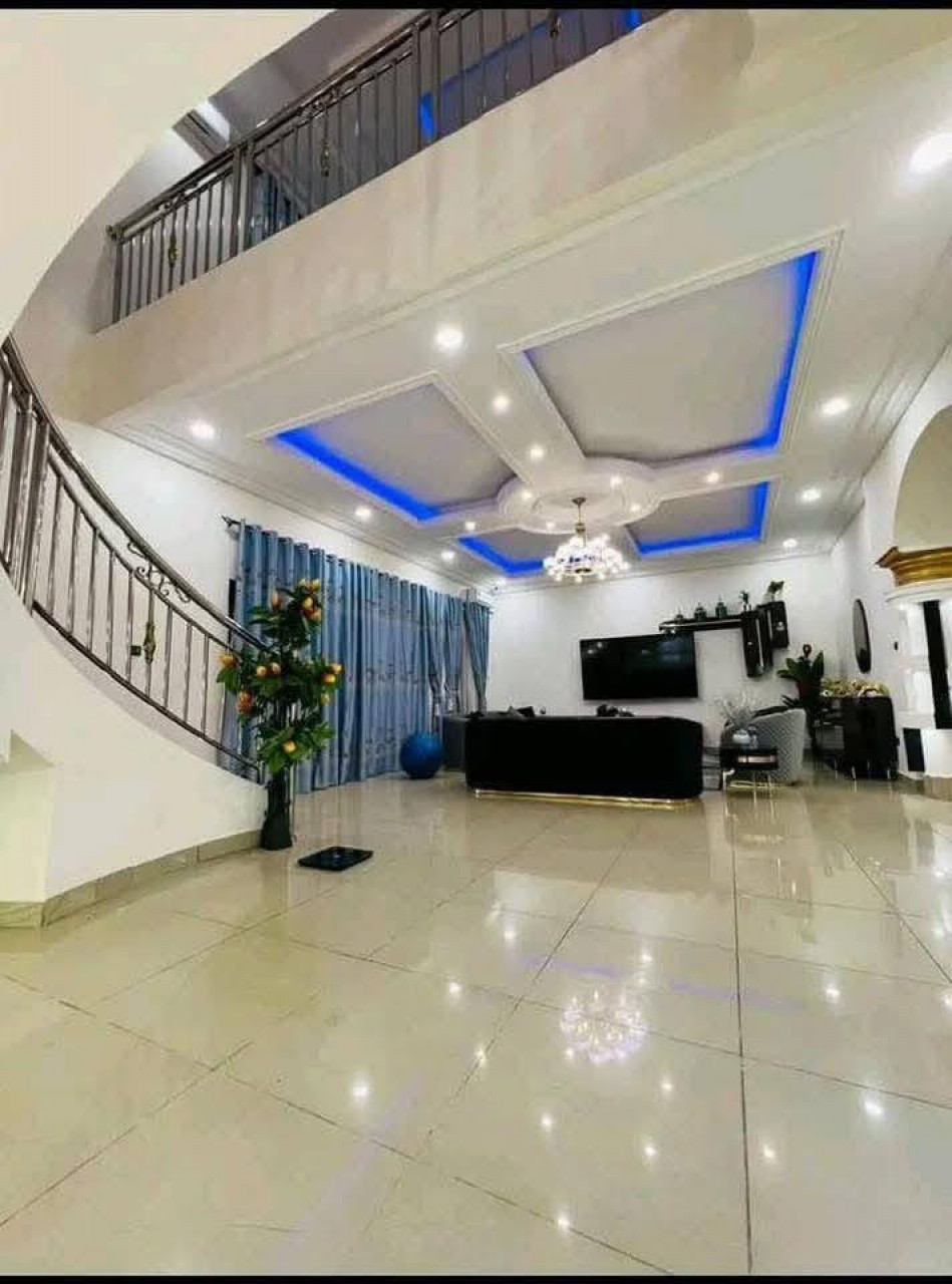 𝘃𝗲𝗻𝘁𝗲 𝗱’𝘂𝗻 #𝗱𝘂𝗽𝗹𝗲𝘅 𝗮𝘃𝗲𝗰 𝗹𝗲𝘀 𝗺𝗲𝘂𝗯𝗹𝗲𝘀 A Lambanyi, Maisons, Conakry