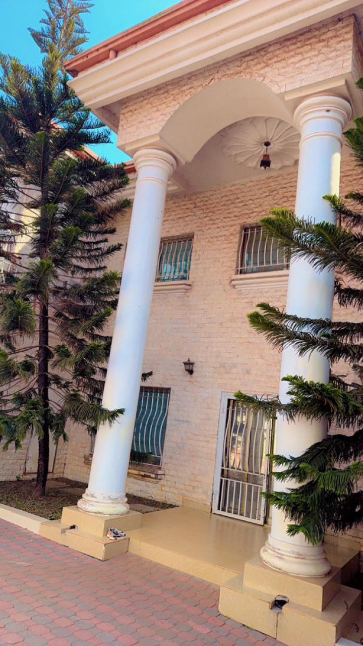 𝗗𝗨𝗣𝗟𝗘𝗫 𝗛𝗔𝗨𝗧 𝗗𝗘 𝗚𝗔𝗠𝗠𝗘 À #LAMBANDJI AVEC TITRE FONCIER, Maisons, Conakry