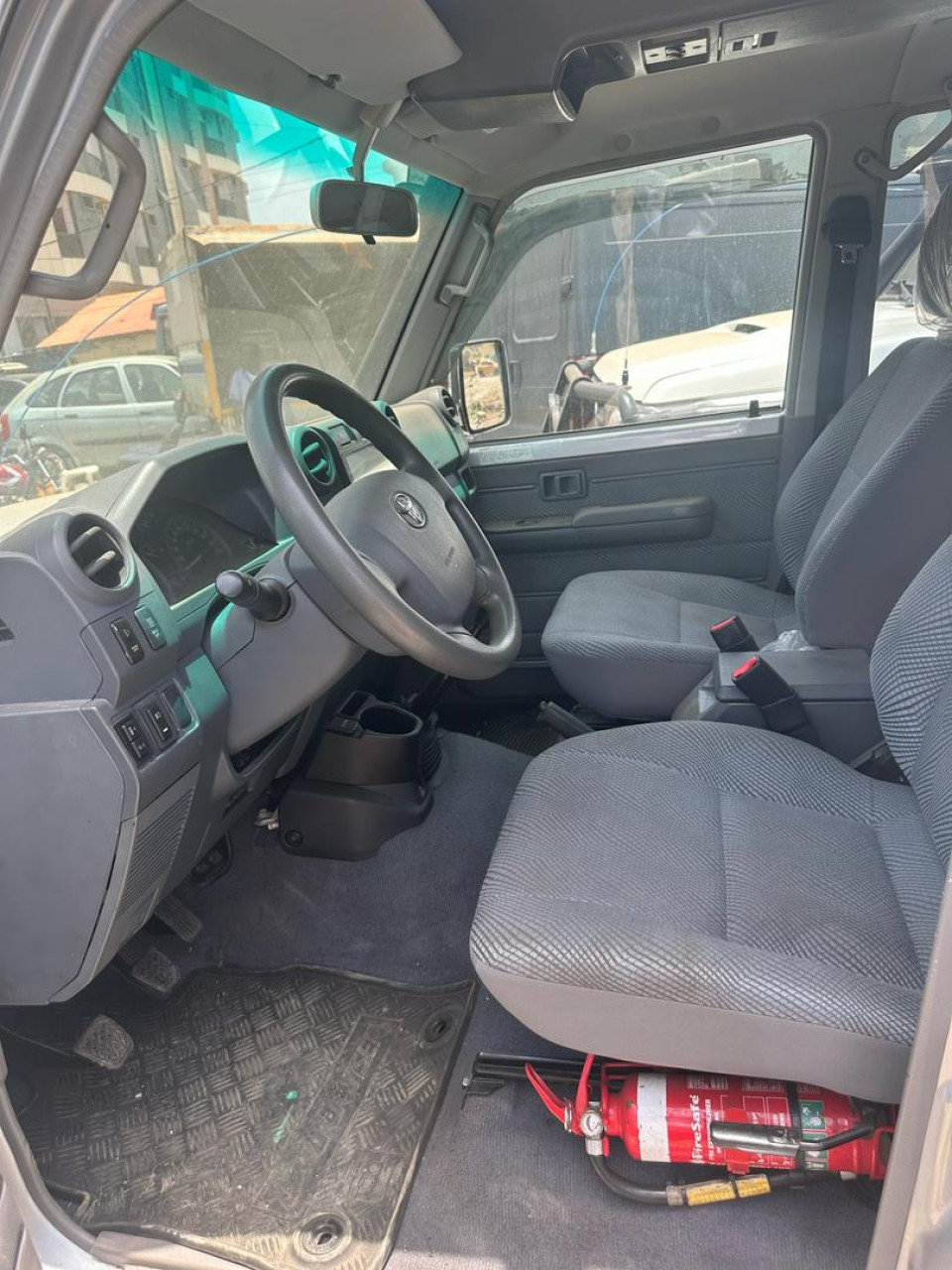 TOYOTA LAND CRUISER DEUX CABINES, Voitures, Conakry