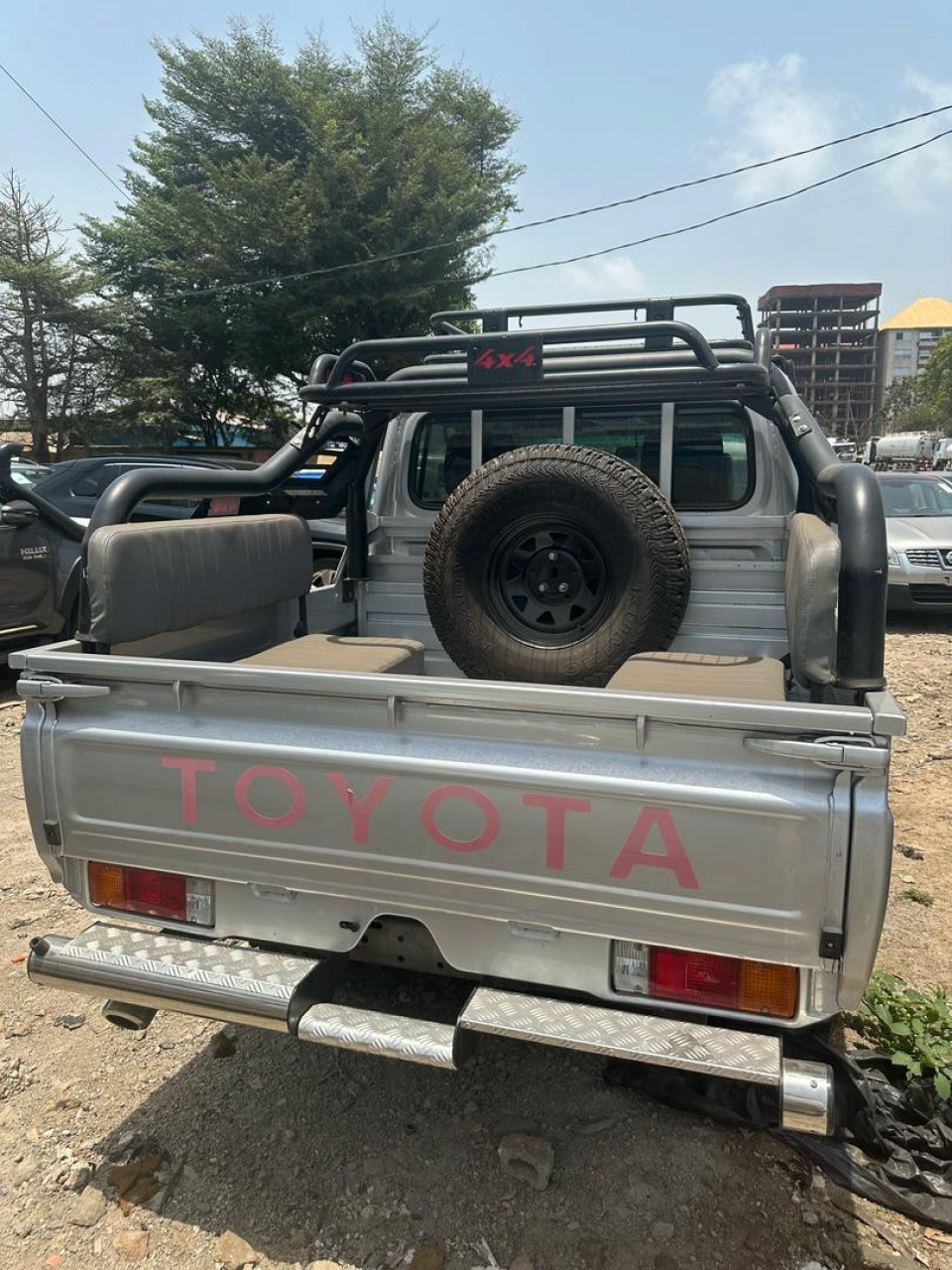 TOYOTA LAND CRUISER DEUX CABINES, Voitures, Conakry