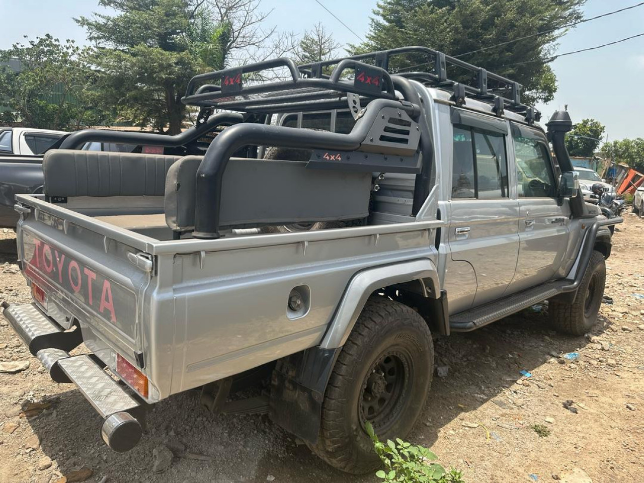 TOYOTA LAND CRUISER DEUX CABINES, Voitures, Conakry
