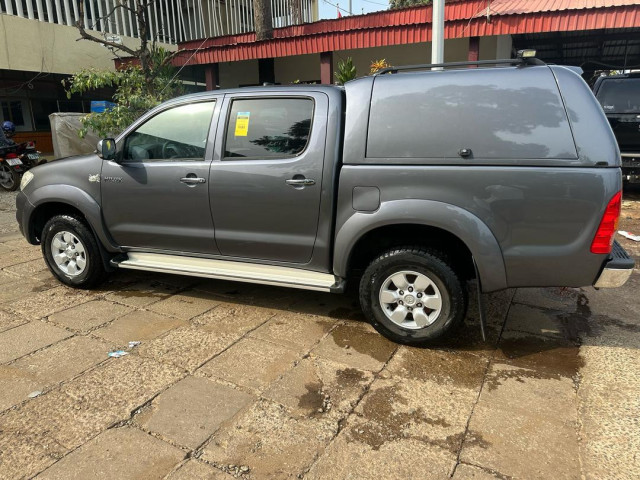 TOYOTA HILUX SORTIE PORT, Voitures, Conakry