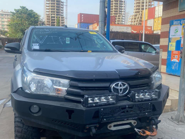 TOYOTA HILUX SORTIE PORT, Voitures, Conakry