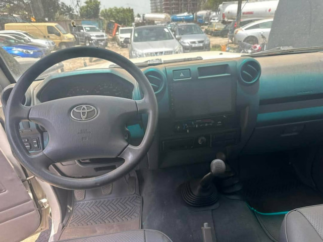 TOYOTA LAND CRUISER HARDTOP FERMER, Voitures, Conakry