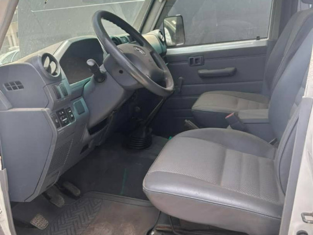 TOYOTA LAND CRUISER HARDTOP FERMER, Voitures, Conakry