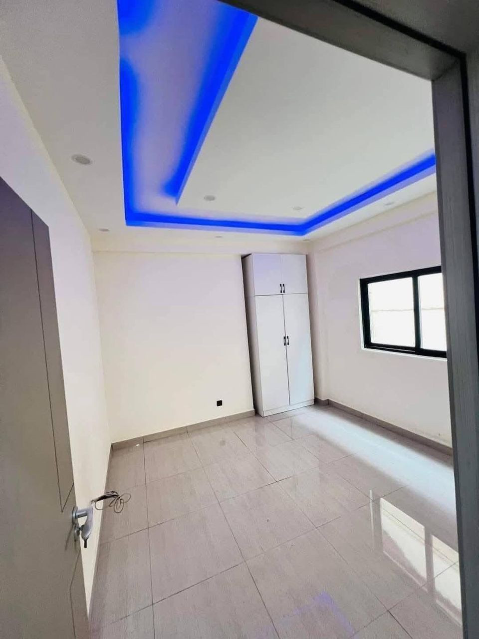 Location d’un immeuble R +6  De haut standing à kipé, Locaux Commerciaux, Conakry