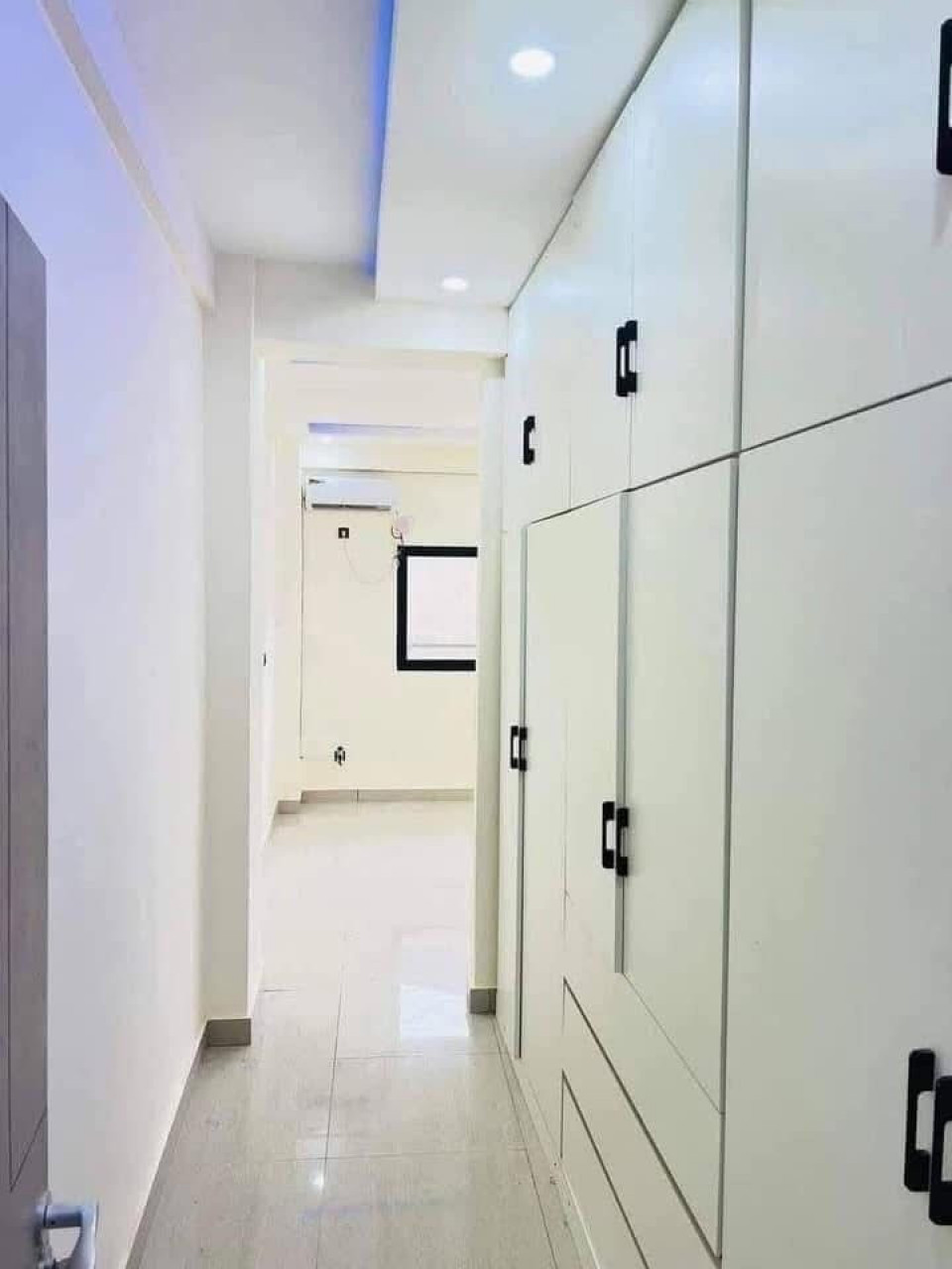 Location d’un immeuble R +6  De haut standing à kipé, Locaux Commerciaux, Conakry