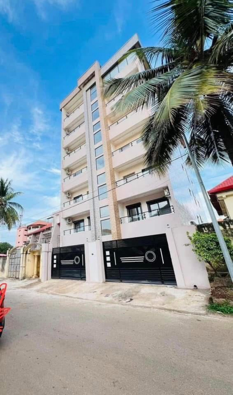 Location d’un immeuble R +6  De haut standing à kipé, Locaux Commerciaux, Conakry