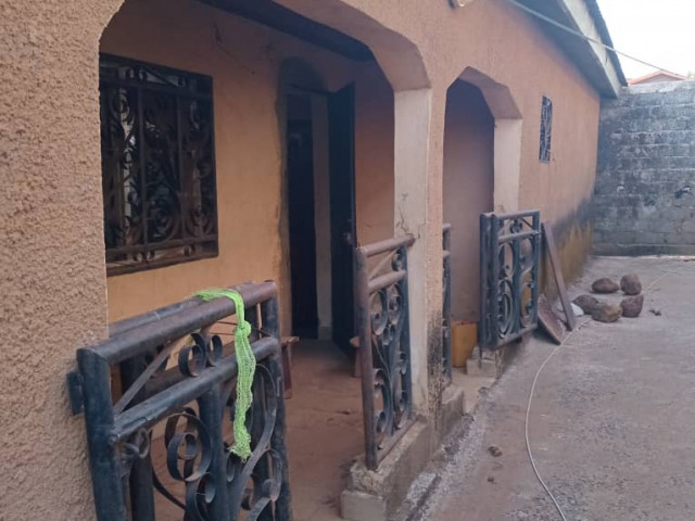 Maison a vendre a coyah Bentourayah, Maisons, Coyah