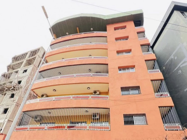 IMMEUBLE R+6 ร LOUER KIPE CENTRE รMETTEUR, Locaux Commerciaux, Conakry
