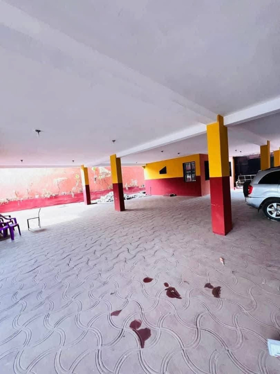 IMMEUBLE R+6 À LOUER KIPE CENTRE ÉMETTEUR, Locaux Commerciaux, Conakry