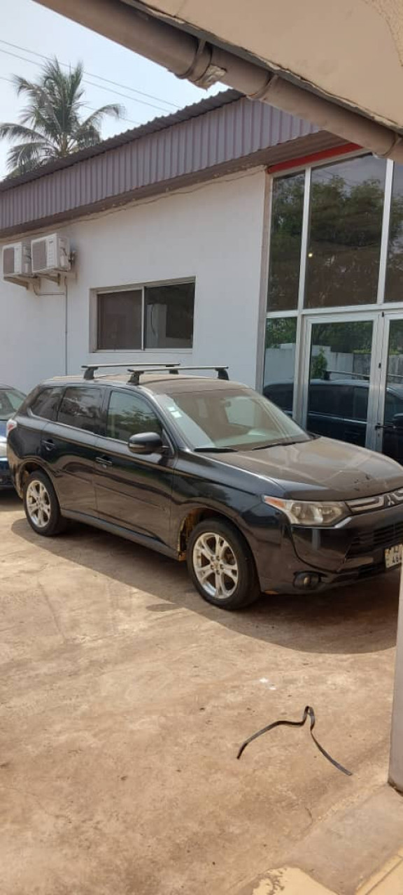 Mitsubishi Outlander, Voitures, Conakry