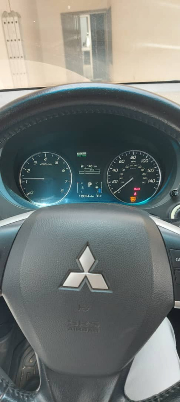 Mitsubishi Outlander, Voitures, Conakry