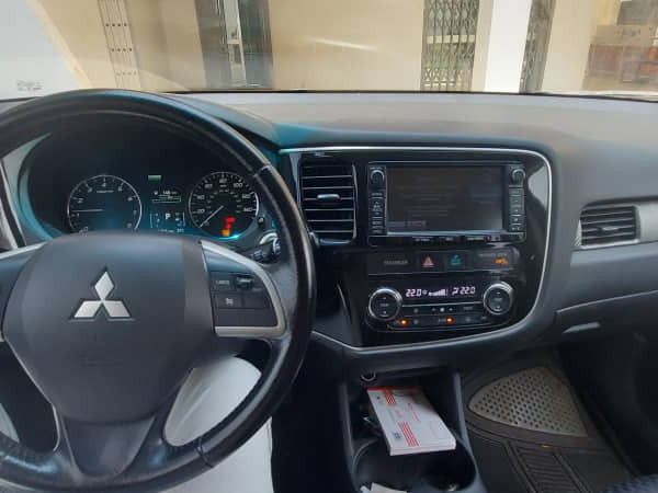 Mitsubishi Outlander, Voitures, Conakry