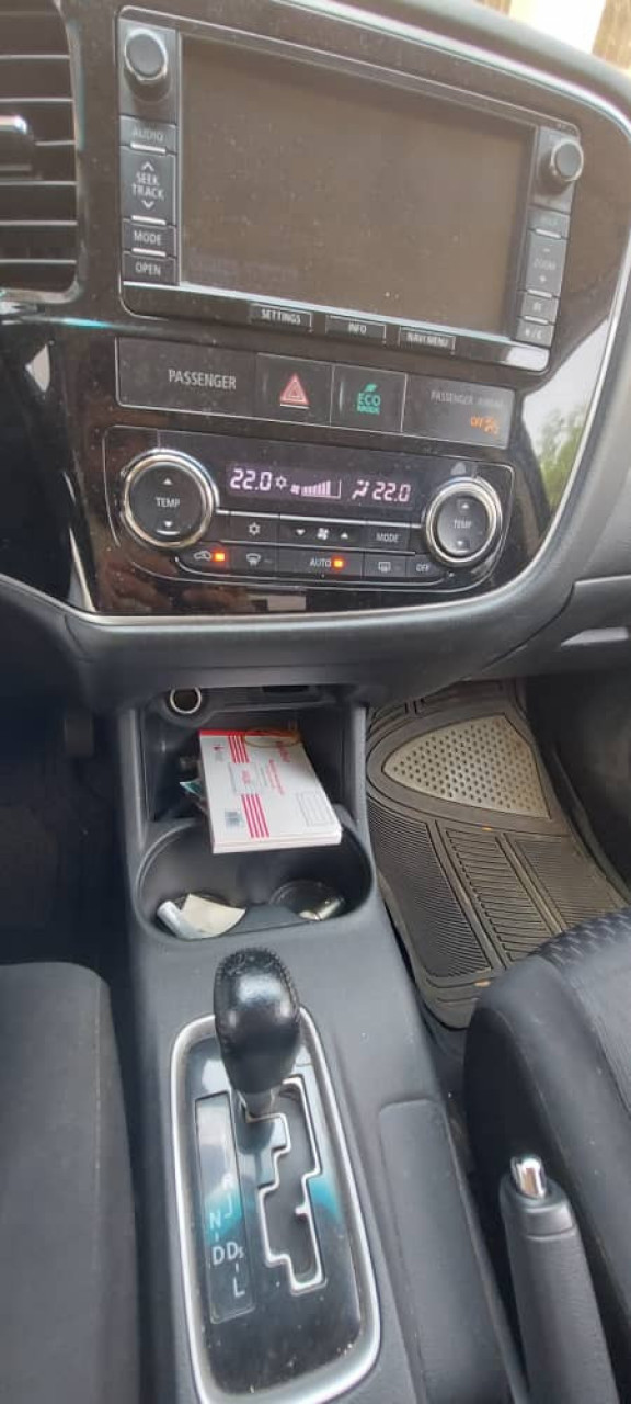 Mitsubishi Outlander, Voitures, Conakry