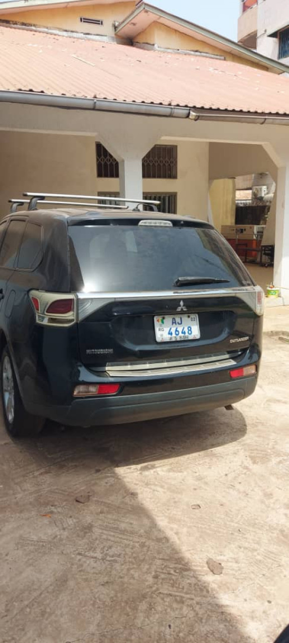 Mitsubishi Outlander, Voitures, Conakry