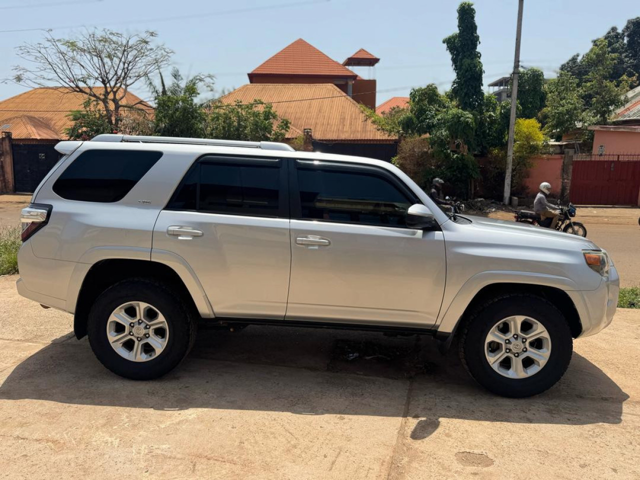 Toyota 4runner, Voitures, Conakry