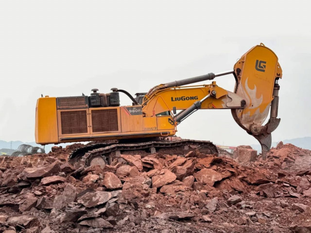 Grue remorque bulldozer, Autres Véhicules, Conakry