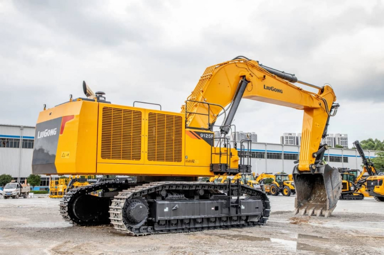Grue remorque bulldozer, Autres Véhicules, Conakry