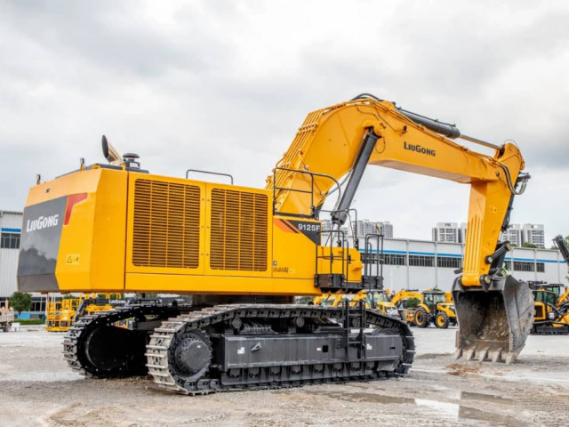 Grue remorque bulldozer, Autres Véhicules, Conakry