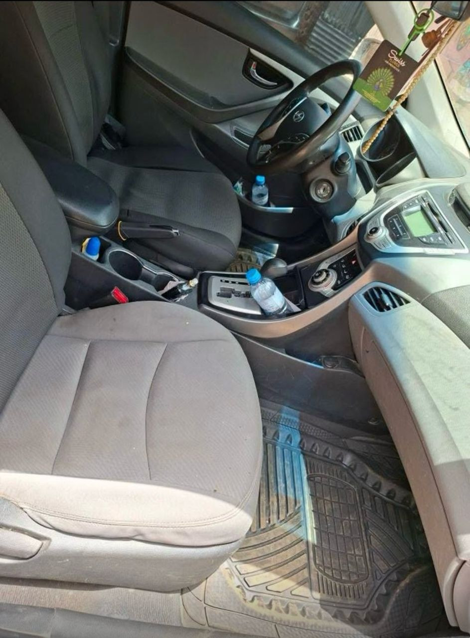 Hyundai elantra, Voitures, Conakry