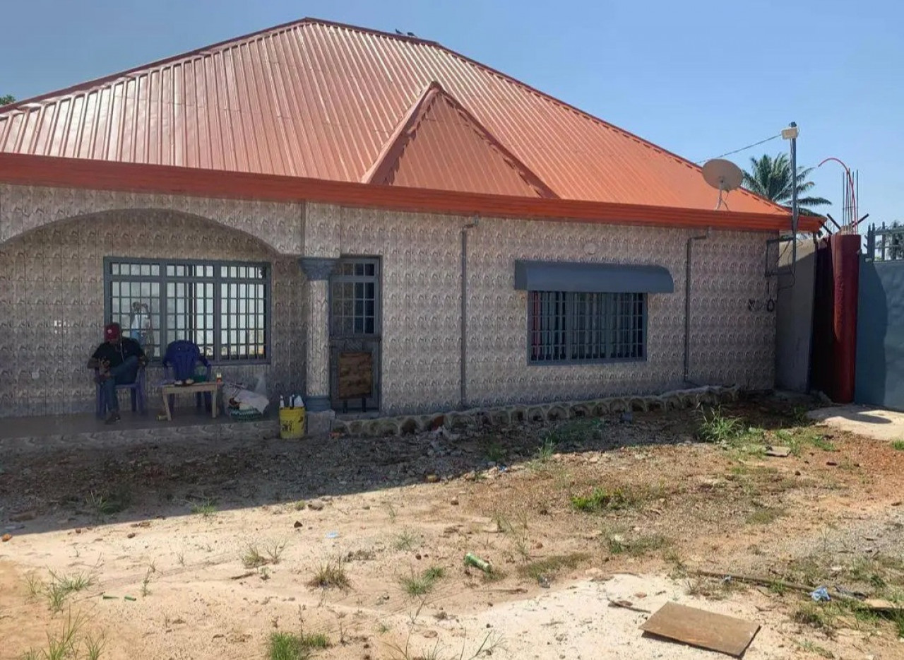 VILLA À VENDRE À COYAH WONKIFONG, Maisons, Conakry